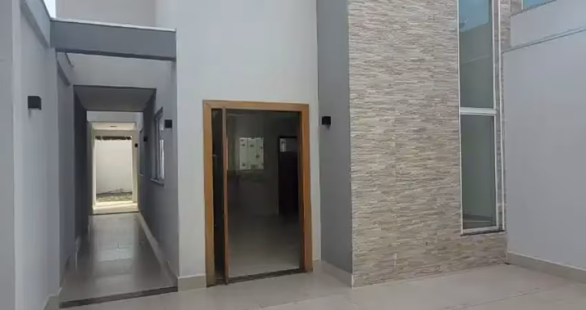 Casa com 3 quartos à venda no Conjunto Habitacional Karina, Maringá 