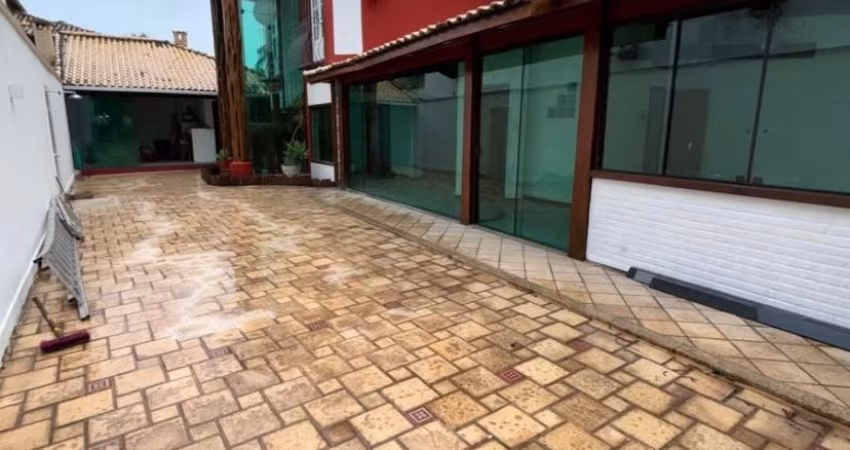 Vendo excelente residencia 3 suites, Amplo Lazer condomínio fechado *Ilha da Caeira* Macaé!