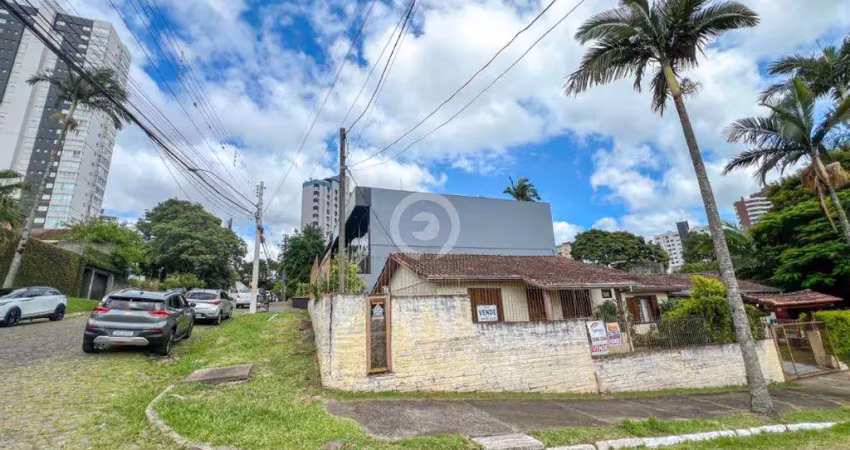 Terreno de esquina à venda em novo hamburgo no bairro jardim mauá, imóvel localizado a duas quadras da av. maurício cardoso, excelente para quem quer investir em prédios comerciais na região.