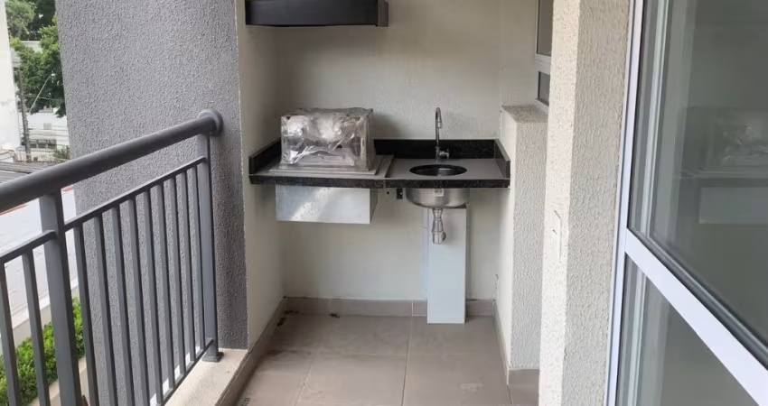 Apto com varanda gourmet