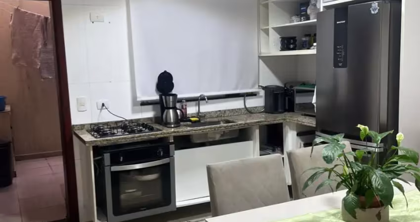 Lindo sobrado com 3 dormitórios,  sendo 1 suíte e  2 vagas de garagem
