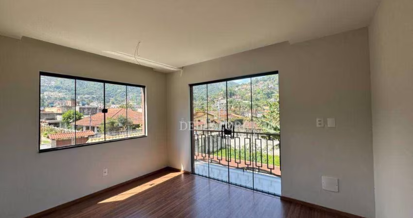 Casa com três dormitórios a venda