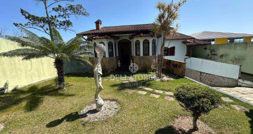 Casa com 3 dormitórios à venda, 284 m² por R$ 1.090.000,00 - Fazendinha - Teresópolis/RJ