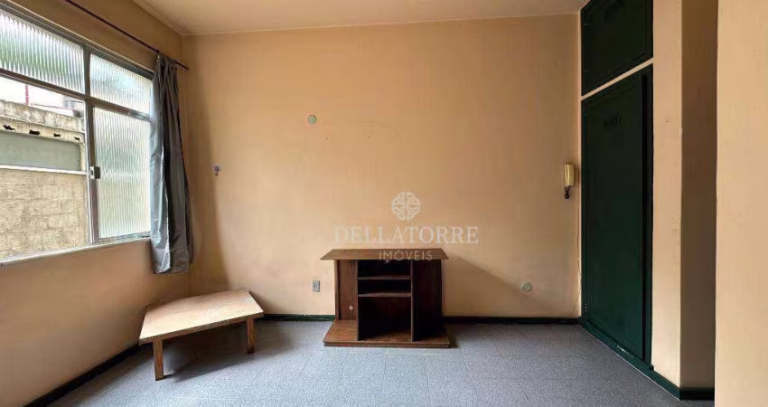 Kitnet com 1 dormitório à venda, 18 m² por R$ 140.000,00 - Várzea - Teresópolis/RJ