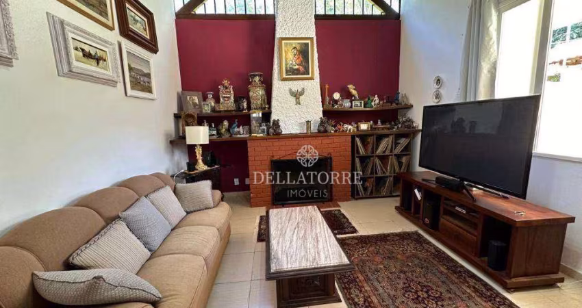 Casa com 3 dormitórios à venda, 144 m² por R$ 800.000,00 - Carlos Guinle - Teresópolis/RJ