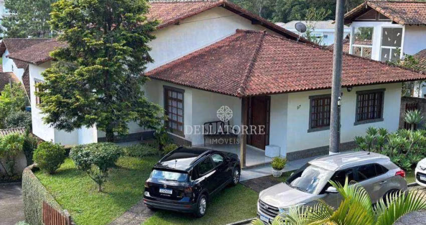 Casa com 4 dormitórios à venda, 140 m² por R$ 985.000,00 - Panorama - Teresópolis/RJ