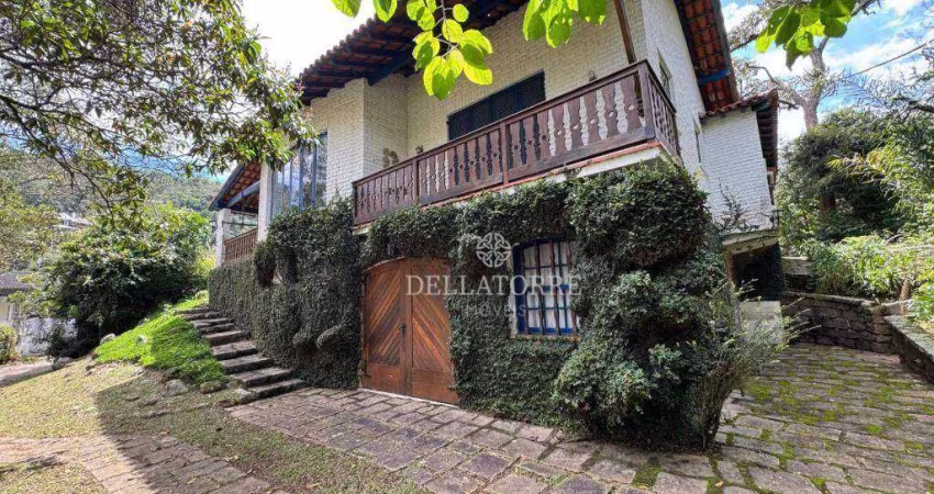 casa em clube privativo