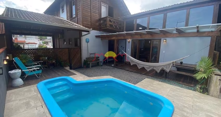 Casa Semi Mobiliada c/ Piscina Ótima Localização