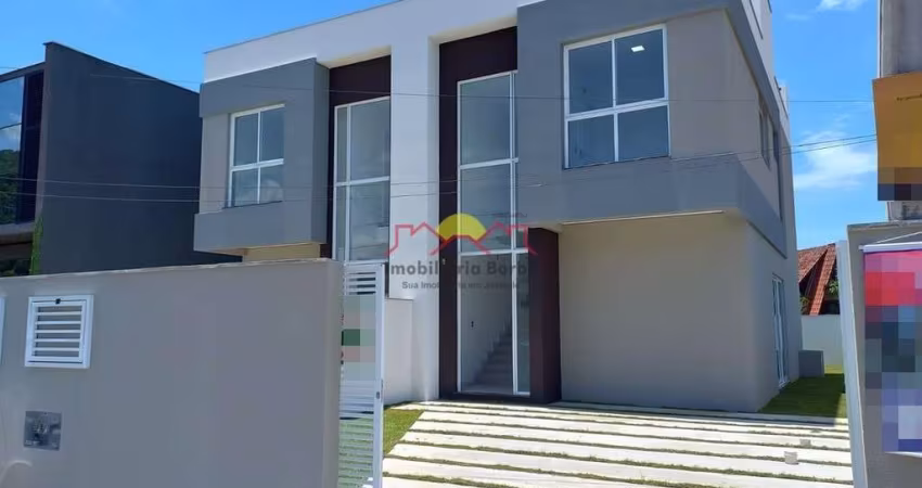 Sobrado Geminado C/ Amplo Terreno à 300 M da Praia