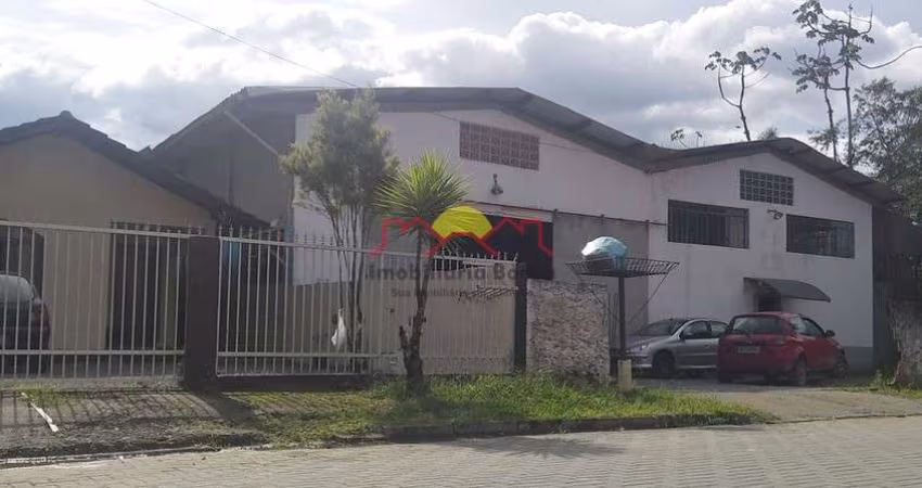Galpão Industrial com Amplo Terreno