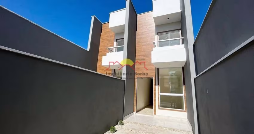 Sobrado Geminado com Sacada e Vaga de Garagem