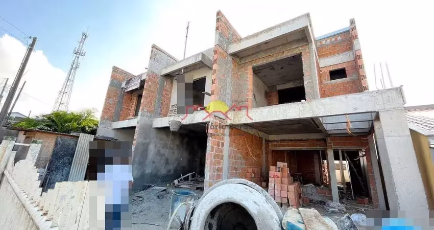 Sobrado Geminado com 03 Quartos no Boa Vista