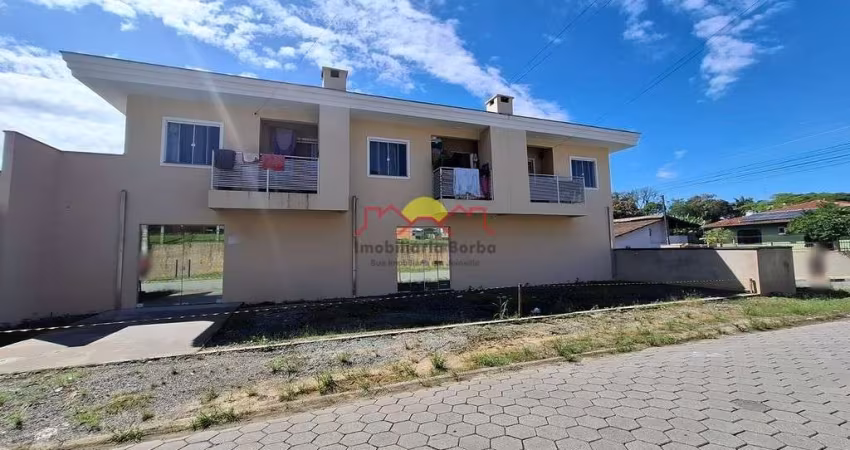 Apartamento com Sacada e Churrasqueira
