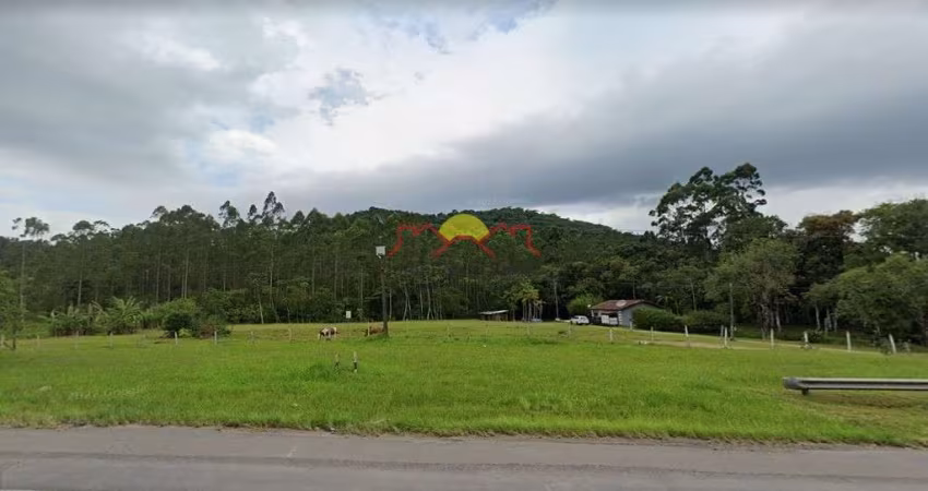 Amplo Terreno com Área Total de 7.000 metros