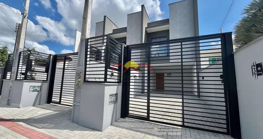 Amplo Sobrado Geminado com Suíte e Sacada