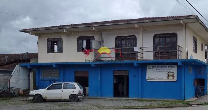 Sobrado com 04 Apartamentos e Sala Comercial
