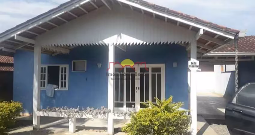 Casa com 3 quartos à venda no Petrópolis, Joinville 