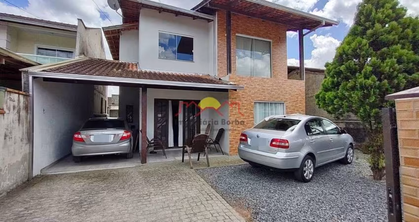 Sobrado com 02 Suítes em Ótima Localização