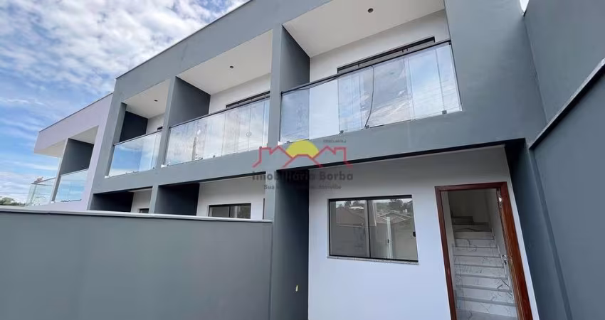 Sobrado Geminado com 02 Quartos e Sacada