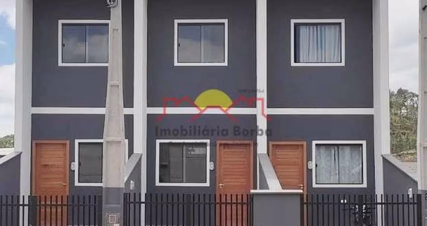 Sobrado Geminado com Sacada e Vaga de Garagem