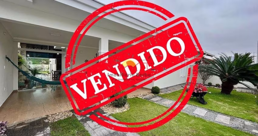 Casa Averbada de Alto Padrão Semi Mobiliada