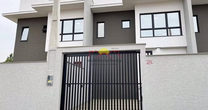 Sobrado Geminado com 02 Suítes e Churrasqueira