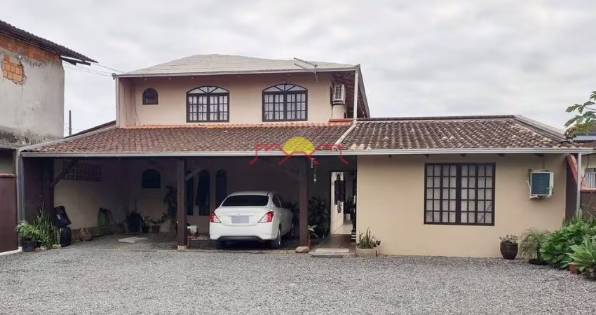 Sobrado Semi Mobiliado com 05 Quartos