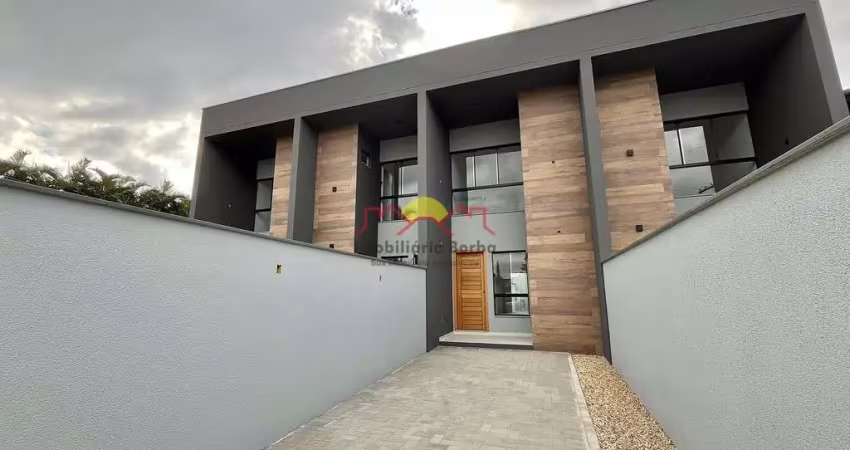 Sobrado Geminado com 02 Suítes e Vaga de Garagem