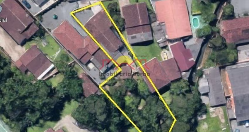 Amplo Terreno com 832,60 m² no Bom Retiro