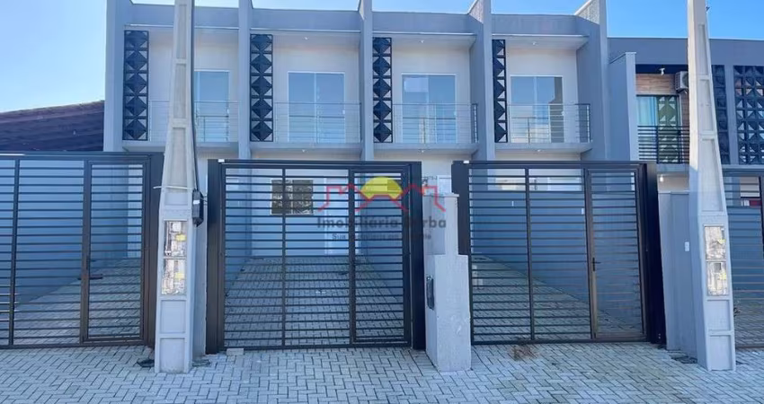 Sobrado Geminado com 02 Quartos em Araquari