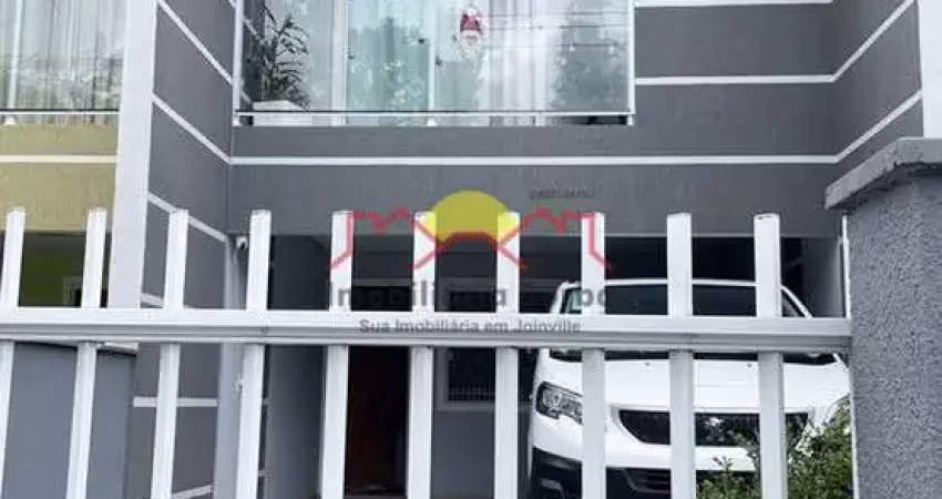 Sobrado Geminado Mobiliado com 03 Vagas de Garagem
