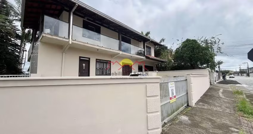 Sobrado de Esquina Semi Mobiliado para Investidor
