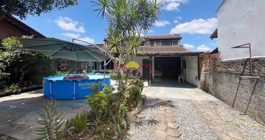 Casa com 02 Quartos e Amplo Espaço
