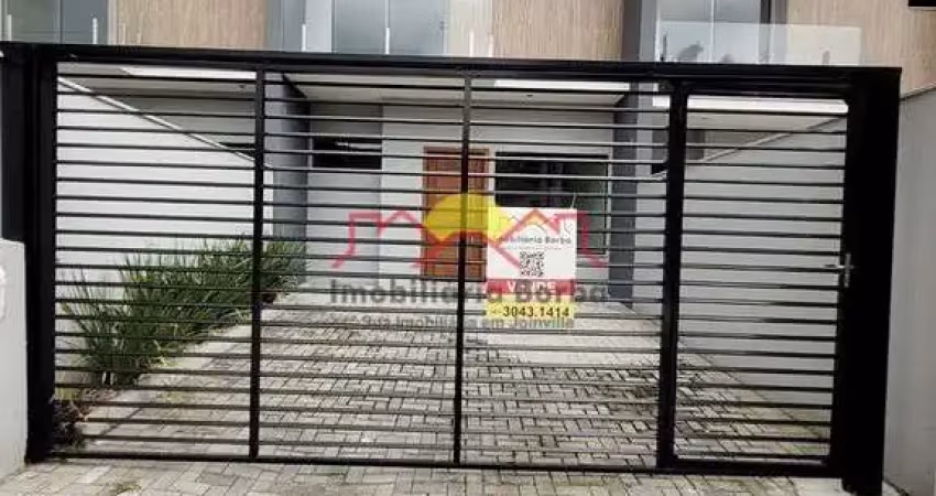 Amplo Sobrado Geminado com Suíte