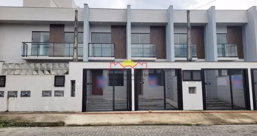 Sobrado Geminado com 02 Quartos e Sacada