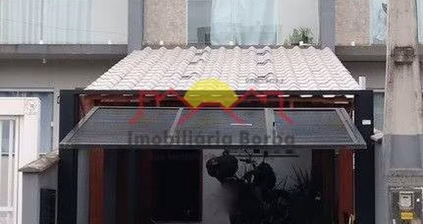 Sobrado Geminado com 02 Quartos e Sacada
