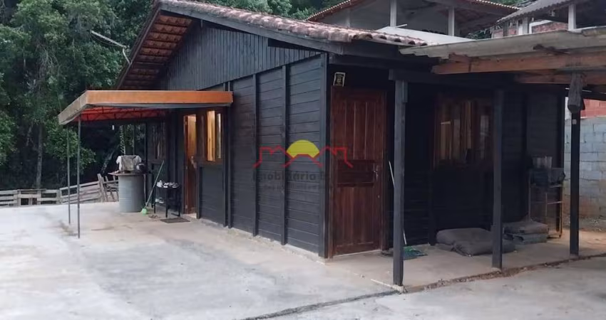 Casa com 02 Quartos na Zona Sul