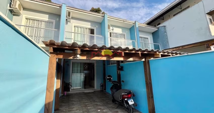 Sobrado Geminado Semi Mobiliado com 02 Quartos