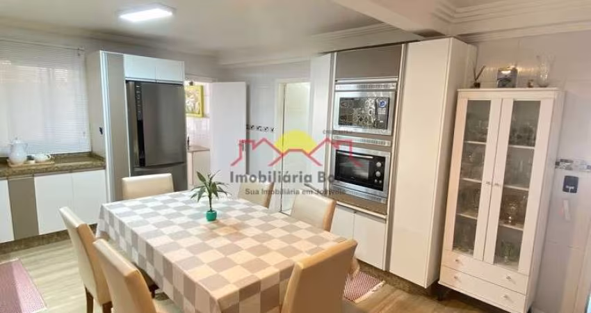 Casa Averbada Semi Mobiliada com Amplo Terreno