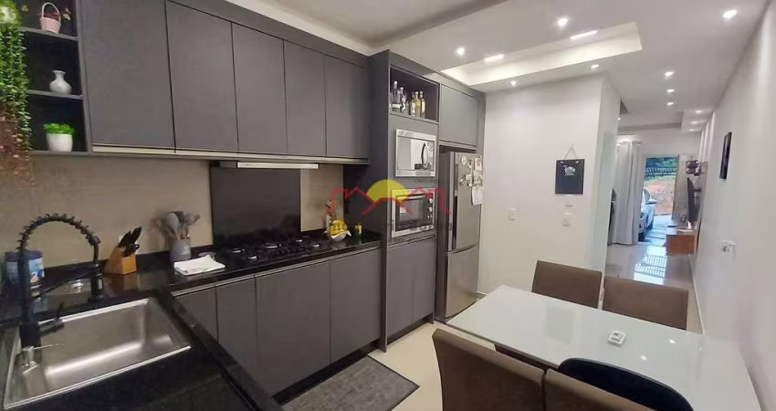 Sobrado Geminado Semi Mobiliado com 02 Quartos