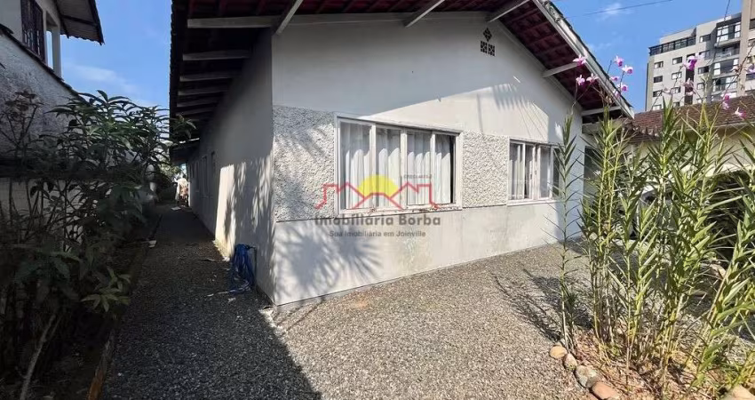 Casa com Amplo Terreno no Santo Antônio
