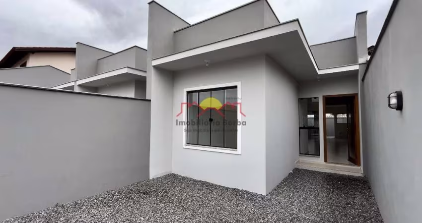 Casa Geminada com Suíte no Morro do Meio