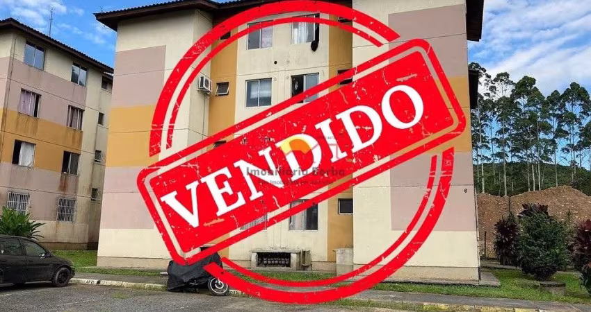 Apartamento Térreo com 02 Quartos