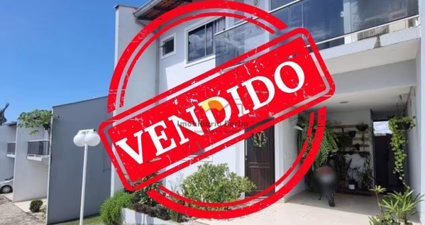 Sobrado Geminado com 02 Suítes e Sacada