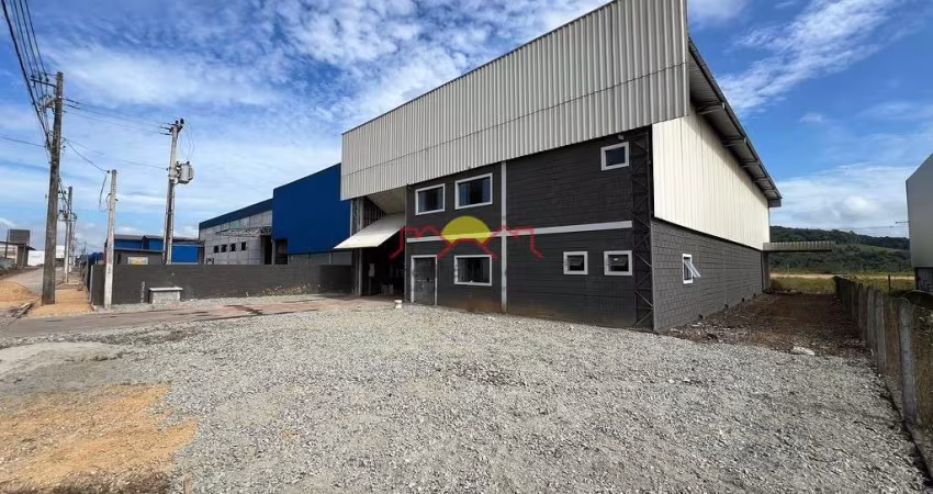 GALPÃO INDUSTRIAL/ COMERCIAL COM 562 m²