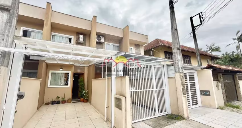 Sobrado Geminado Mobiliado no Floresta