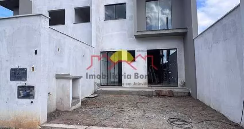Sobrado Geminado com 02 Suítes no Petrópolis