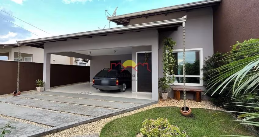 Casa Averbada Semi Mobiliada com 03 Dormitórios