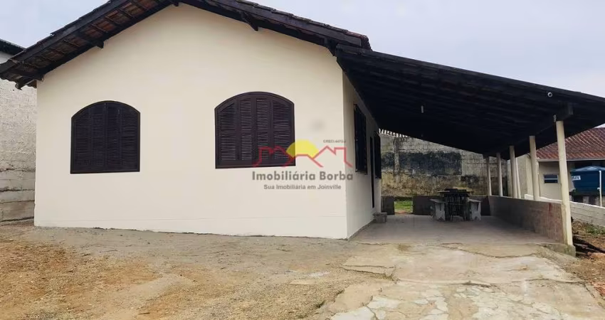 Casa com 02 Dormitórios e Amplo Terreno