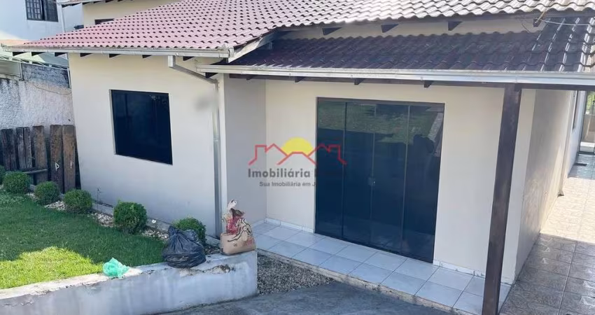 Casa com 03 dormitórios em Araquari